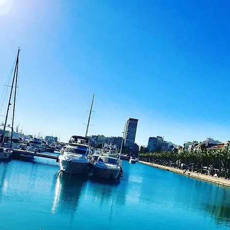 公寓 El Mar 2 *